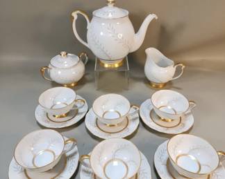 136 174 Midcentury Japanese porcelain Pearl Rice