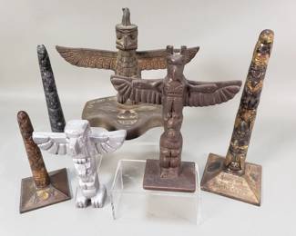 194 324 Group of vintage totem poles, brass, aluminum