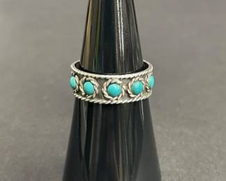 476h Vintage sterling silver and turquoise band ring