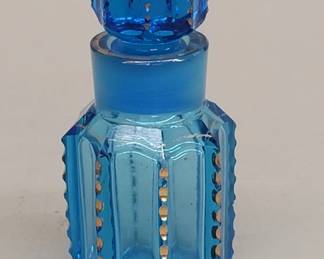 526 Vintage blue faceted cut glass perfume bottle