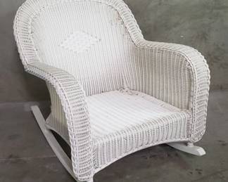 130 439 Vintage wicker rocking chair