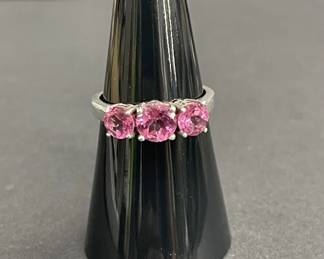 690h Sterling silver ring with pink cubic zirconia