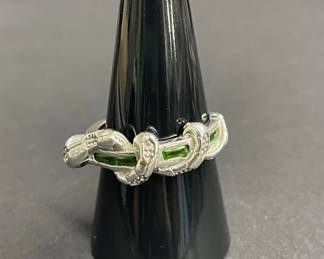 665h Sterling silver snake ring with green cubic