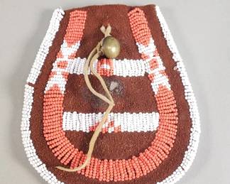 089 130 Plains Indian beaded pocket pouch