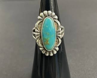 610h Vintage sterling silver and turquoise ring