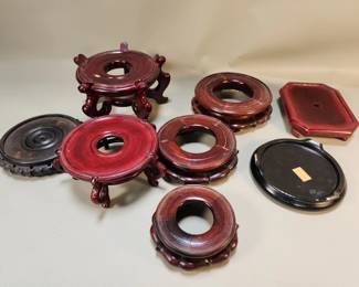 580 Group of mahogany vase display bases