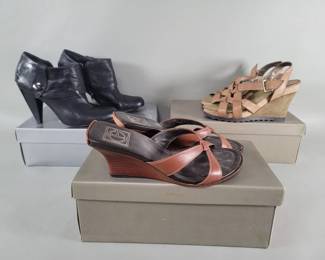 500 Three pairs of womens shoes
