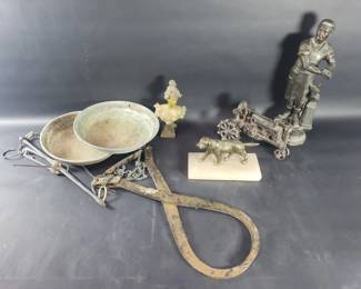 318 Group of vintage collectable metal ware, spelter