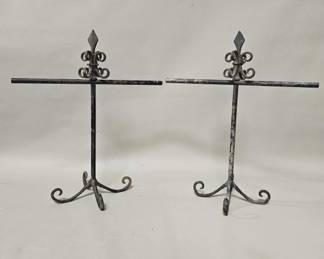 594h Pair of vintage wrought iron toweldisplay stands