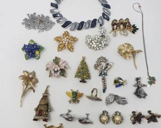 170 116 Vintage signed designer jewelry