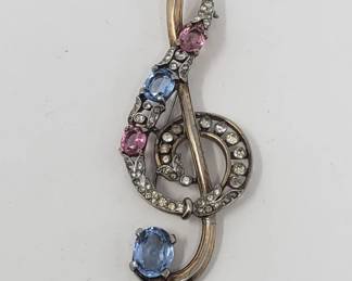 171 117 Vintage signed Crown Trifari Renaissance treble