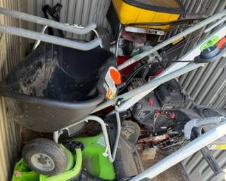 Garden / lawn tools.