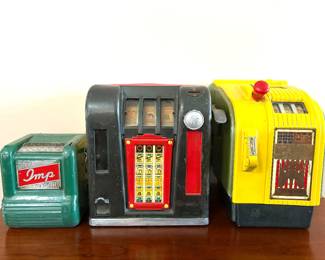 1930s Groetchen Imp Ball Gum Vendor trade stimulator, antique Daval American Eagle Trade Simulator Slot Machine