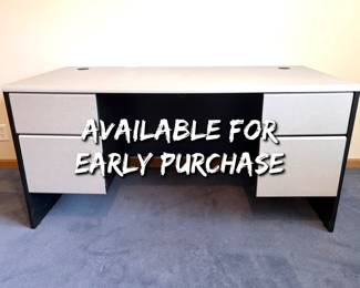 Office desk - $95 - call or text for more pictures/information 507-458-2542