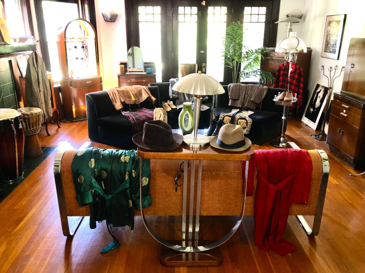 Welcome to this Extraordinary Sale of 1000s of Pieces of Men’s Vintage Clothing & A Selection of Women’s Too!  Never in My 50 Years In Business Have I Seen Anything Like it! 