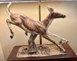 White tail deer lamp