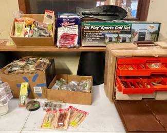 TACKLE BOXES, FISHING LURES