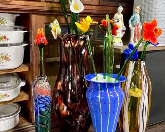 ART GLASS VASES AND FLOWERS