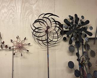 METAL YARD DECOR