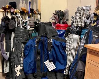 GOLF CLUBS IN BAGS-CHECK OUT THE VINTAGE HOUNDSTOOTH ONE-GOLF CLUBS BY BAFFLER, ODYSSEY, CALLAWAY, FIRST FLIGHT, MAC GREGOR, KARSTEN, BEN HOGAN, LANGERT, TITLEIST, LANGERT, VINTAGE CALLAWAY BIG BERTHA