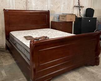 QUEEN SLEIGH BED, QUEEN ADJUSTABLE MATTRESS