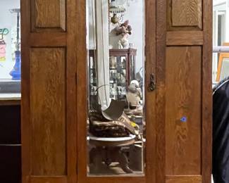 ANTIQUE OAK ARMOIRE