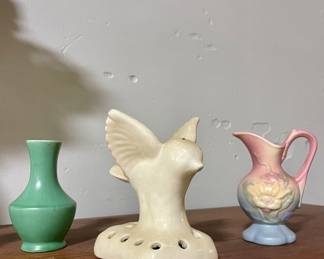 VINTAGE NELCON MCCOY FLOWER FROG & HULL ART POTTERY