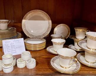 LENOX “TUSCANNY” SERVICE FOR 8