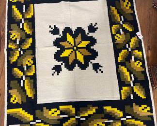 BEAUTIFUL VINTAGE WOOL RUG