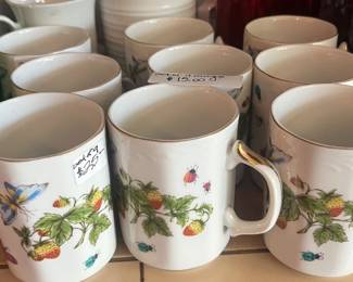 Set of 9 floral tea / coffee cups