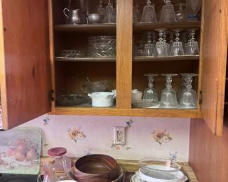 Cabinet Glassware And Serving Dishes