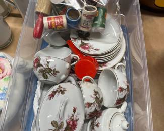 Vintage Child's Tea Set