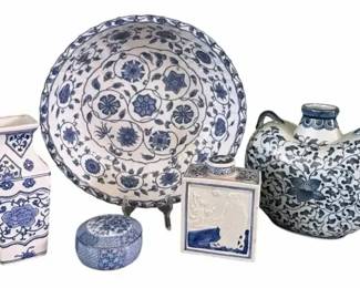 Chinese Blue & White Porcelain Collection