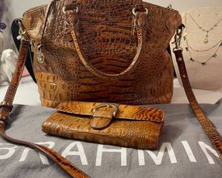 Brahmin set with dust bag.