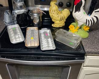 Ice trays, roosters, etc