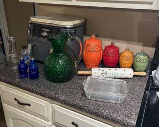 Kitchen items with much more than shown here!