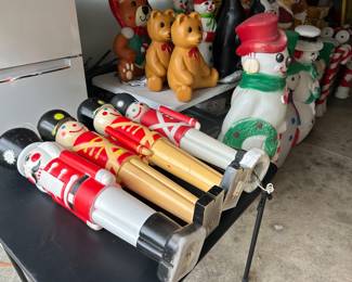 Toy soldier blowmolds