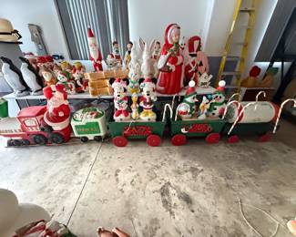 Blowmold train with 5 pieces