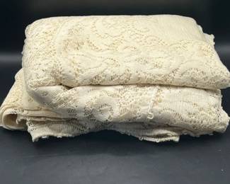 Antique Lace Coverlet 80x62