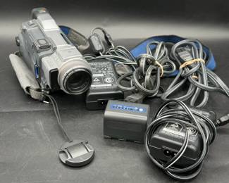 Sony DCR-TRV70 MiniDV Handycam digital video camera recorder