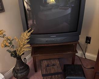 Assorted vintage TV’s