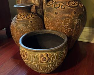 Assorted stoneware pots