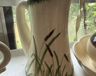 Universal Potteries Cambridge Cattail Pitcher