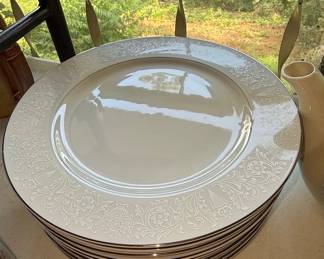 Crown Victoria 'Lovelace' Pattern Dinner Plates set of 8
