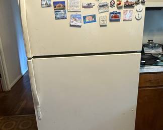 Kenmore Almond Top-Freezer Refrigerator