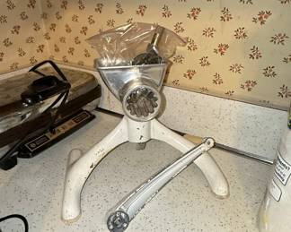 Vintage Enterprise Mfg. Co. No Clamp Meat Grinder K-1978