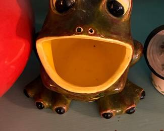 Vintage Ceramic Frog Sponge Holder