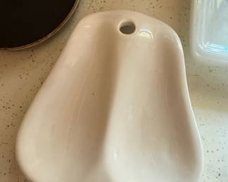 Vintage Kidney-Shaped Medical Tray / Dish