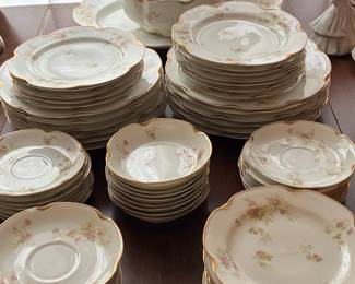 Haviland Limoges Porcelain Dinnerware Service - Schleiger 42G