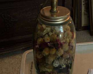 Vintage Ball Mason Jar Table Lamp with Dried Flowers
